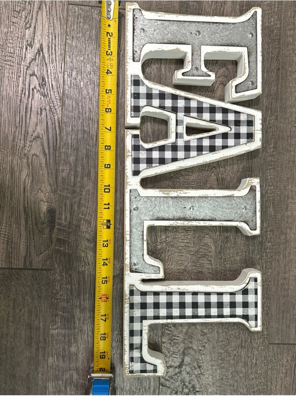 Farmhouse 'FALL' Wall Decor Sign in Black & White Plaid